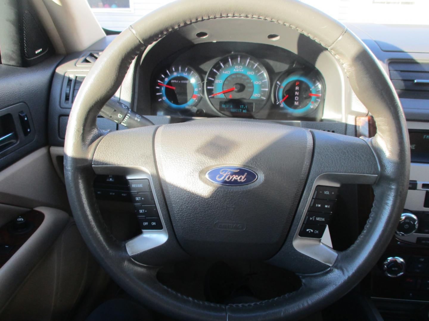 2010 WHITE Ford Fusion V6 SEL (3FAHP0JG5AR) with an 3.0L V6 DOHC 24V engine, AUTOMATIC transmission, located at 540a Delsea Drive, Sewell, NJ, 08080, (856) 589-6888, 39.752560, -75.111206 - Photo#14